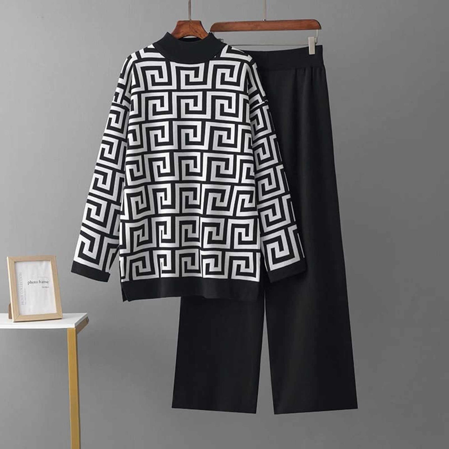 Zig-Zig Puzzle Printed Premium Quality Winter 2-Pcs Tracksuit For Her. WWTS-06