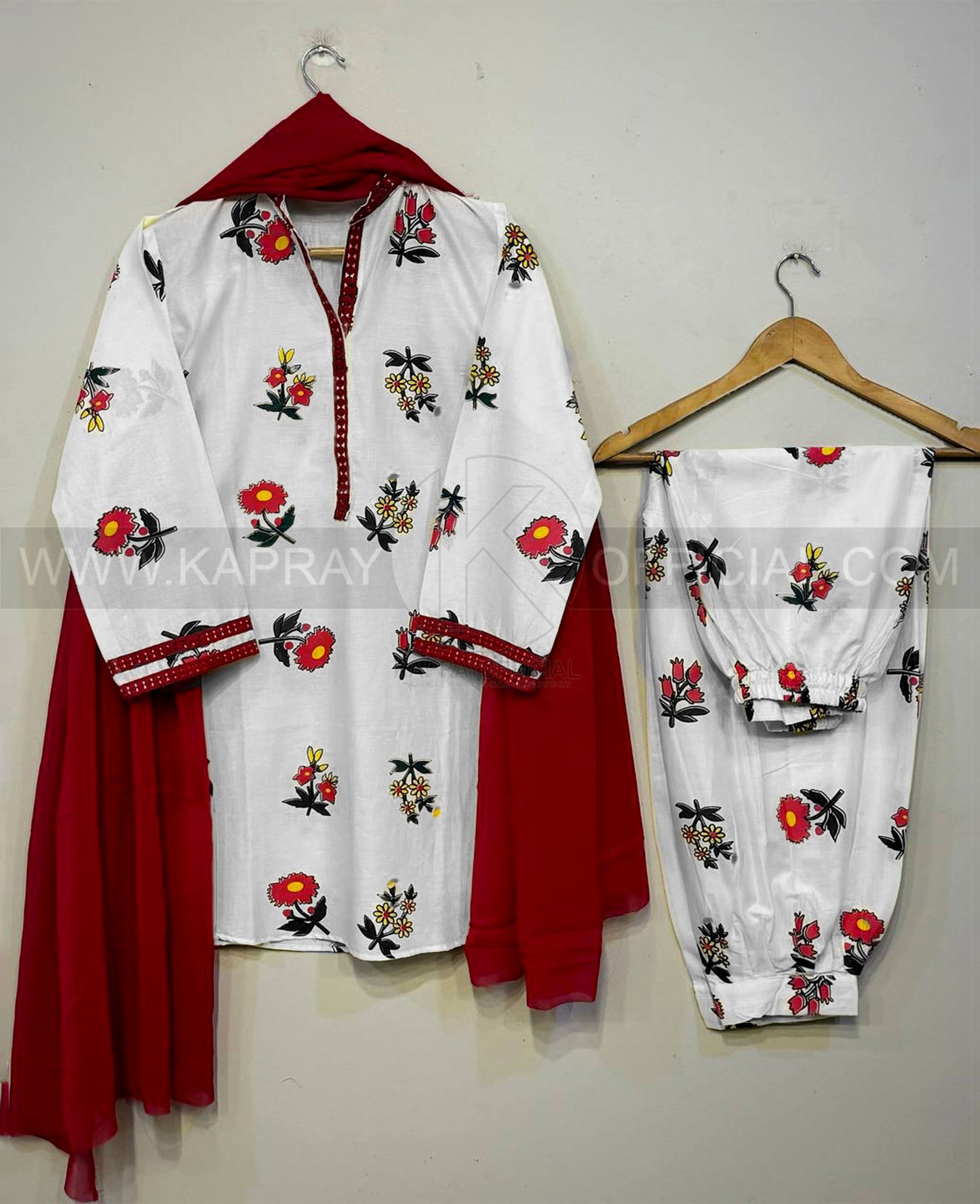 Digital Motif Printed With Neck Sleeves EMB Lace 3-Piece Suit