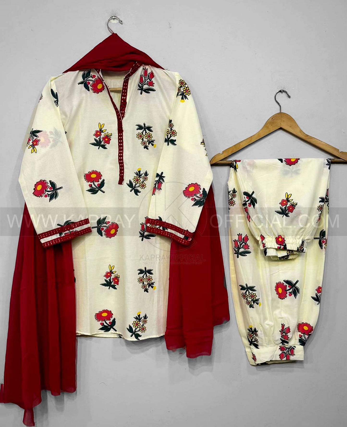 Digital Motif Printed With Neck Sleeves EMB Lace 3-Piece Suit