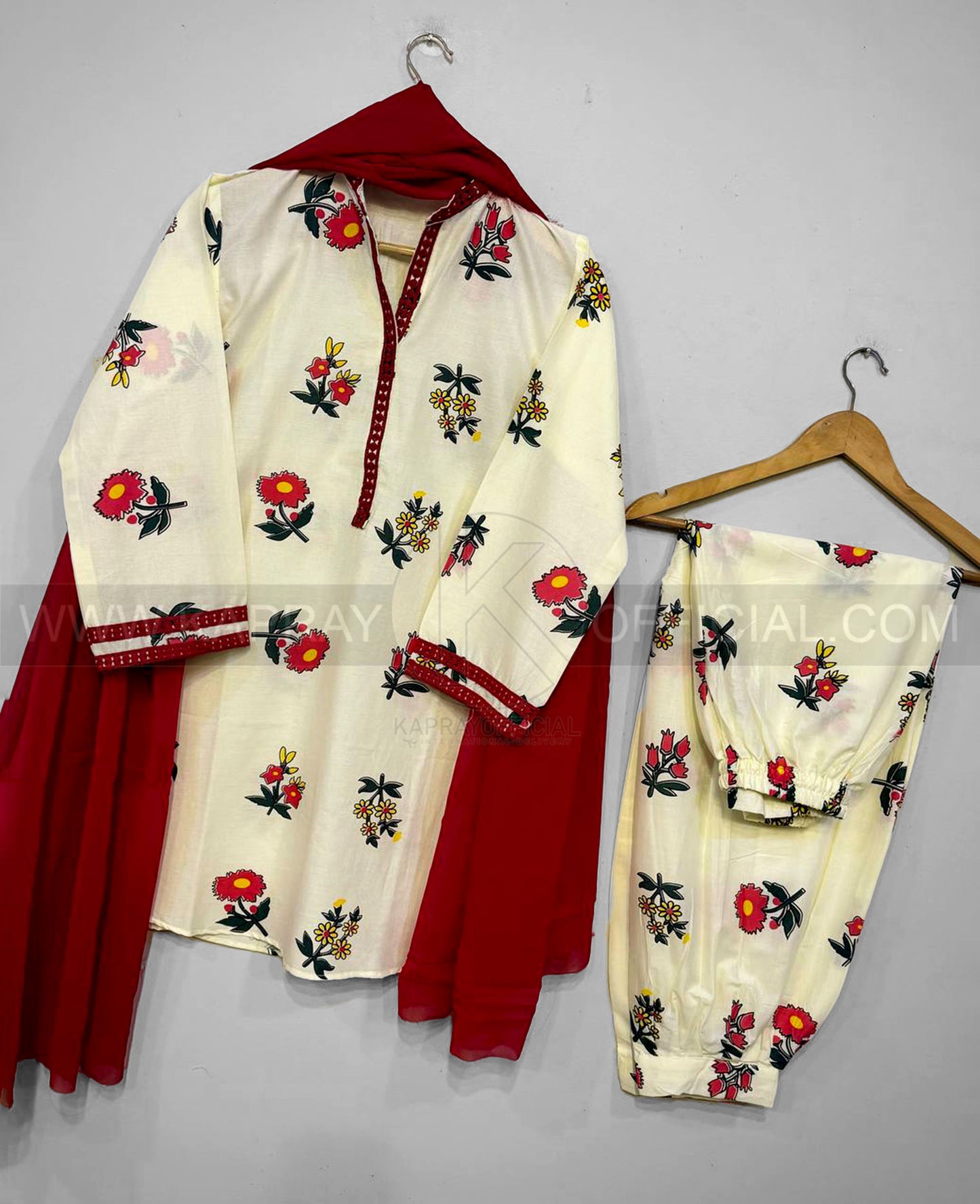 Digital Motif Printed With Neck Sleeves EMB Lace 3-Piece Suit